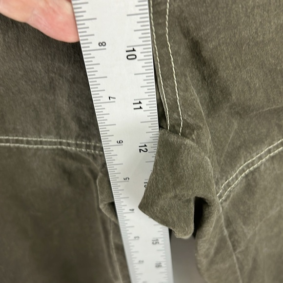 Kuhl Men’s Size 40 Ambush Cargo Shorts Patina Dye Army Green Outdoor Hiking Rock - Picture 6 of 15